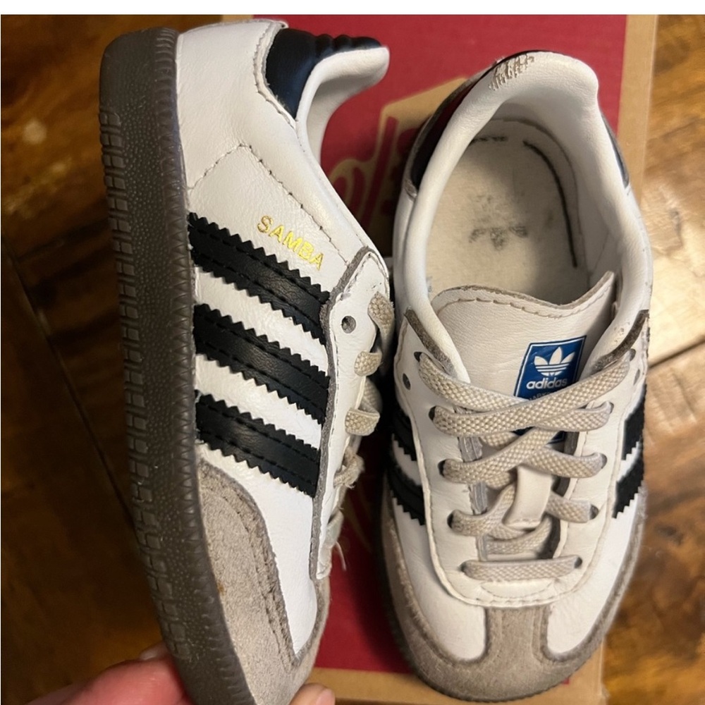 Adidas Sambas size 6C